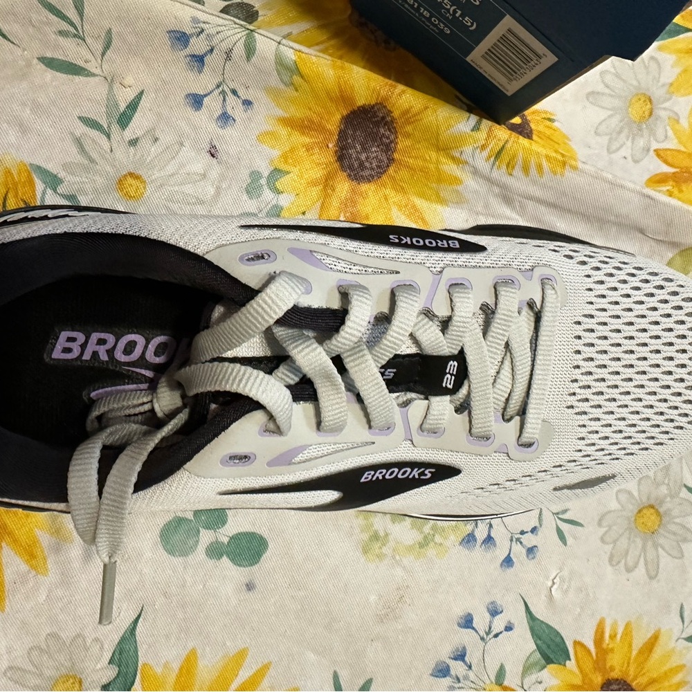 Brooks Ghost 16 7.5 women’s wide